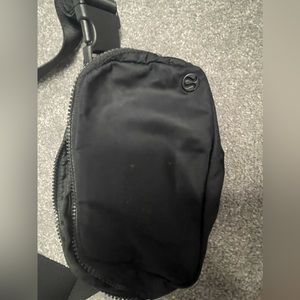 Lululemon everywhere belt bag